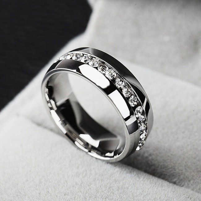 Exclusive platinum diamond ring